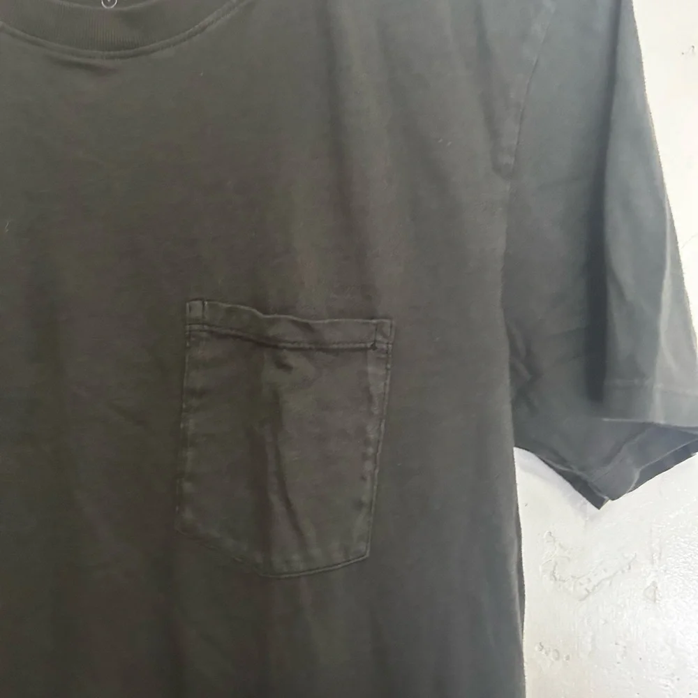 Everlane dark‎ green men’s 100% cotton pocket tee shirt - Picture 3 of 6